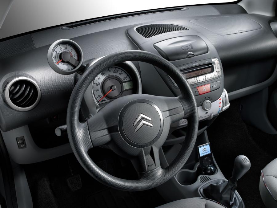  Citroen C1 Millenium 5-Door 2009 года  (фото 2 из 2)